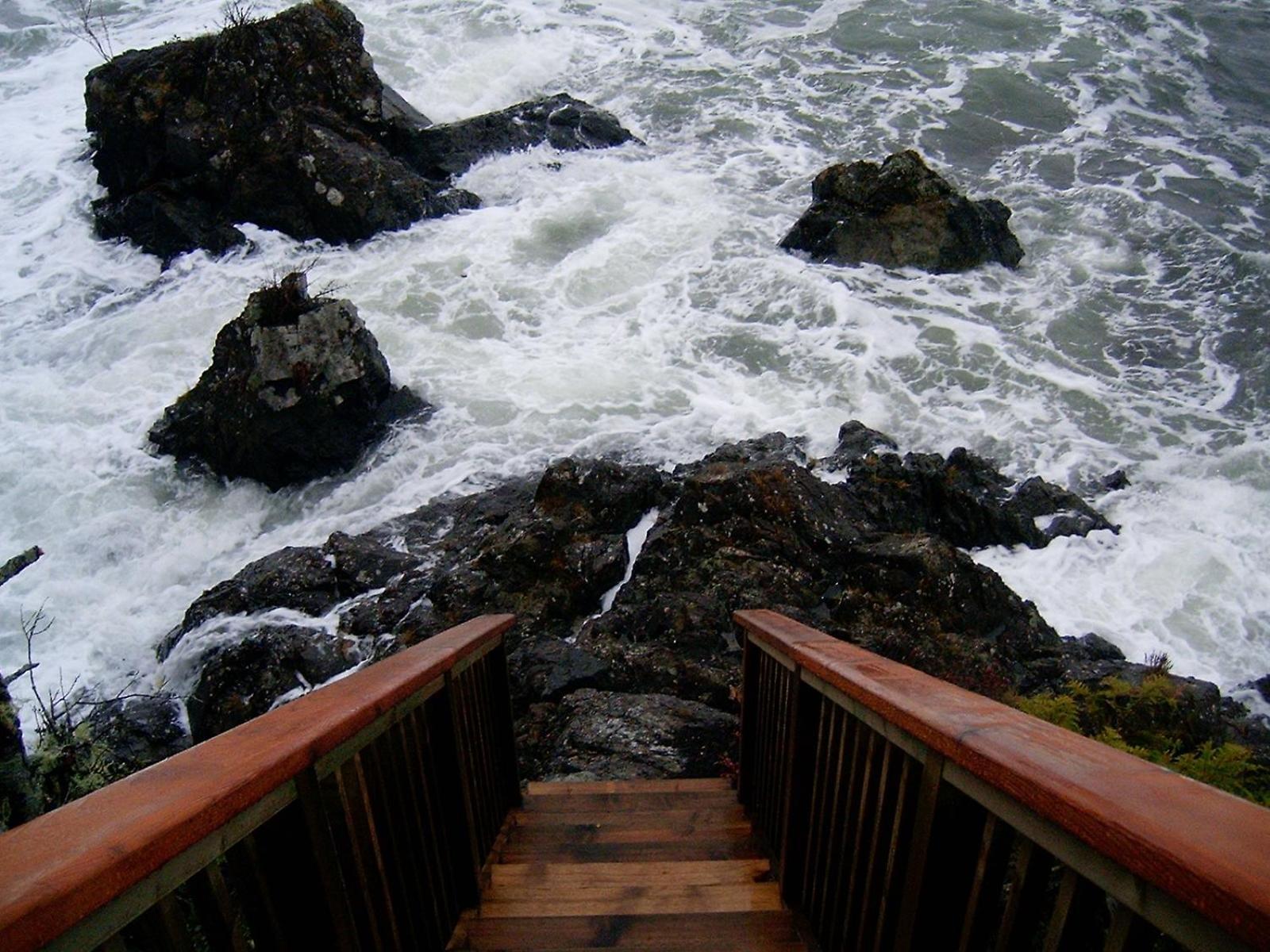 Reef Point Oceanfront Bed And Breakfast Юклулет Экстерьер фото