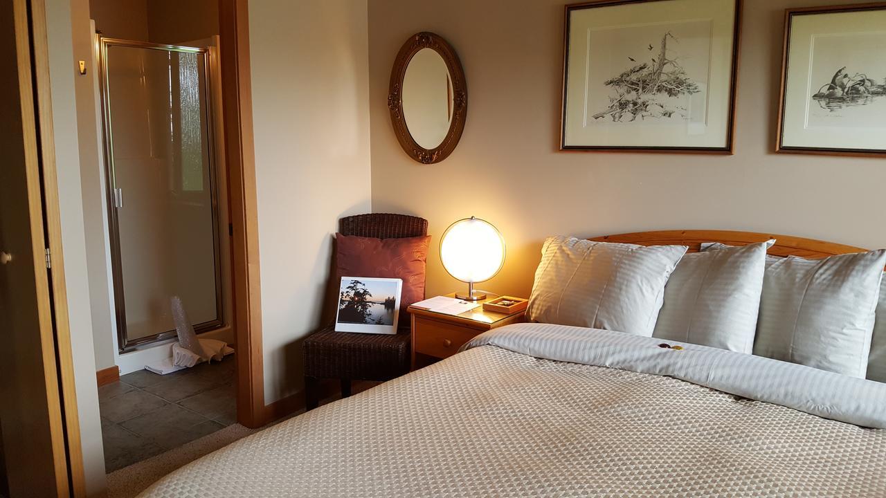 Reef Point Oceanfront Bed And Breakfast Юклулет Экстерьер фото