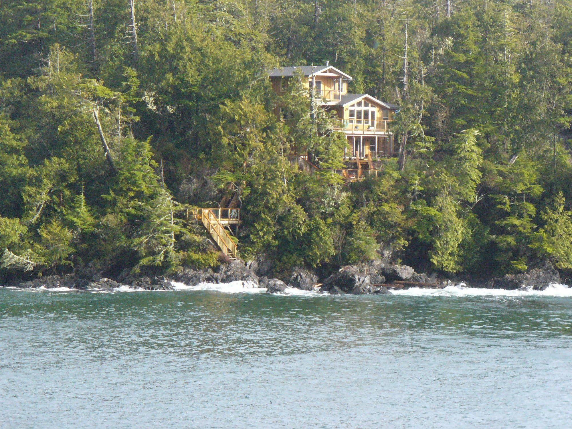 Reef Point Oceanfront Bed And Breakfast Юклулет Экстерьер фото